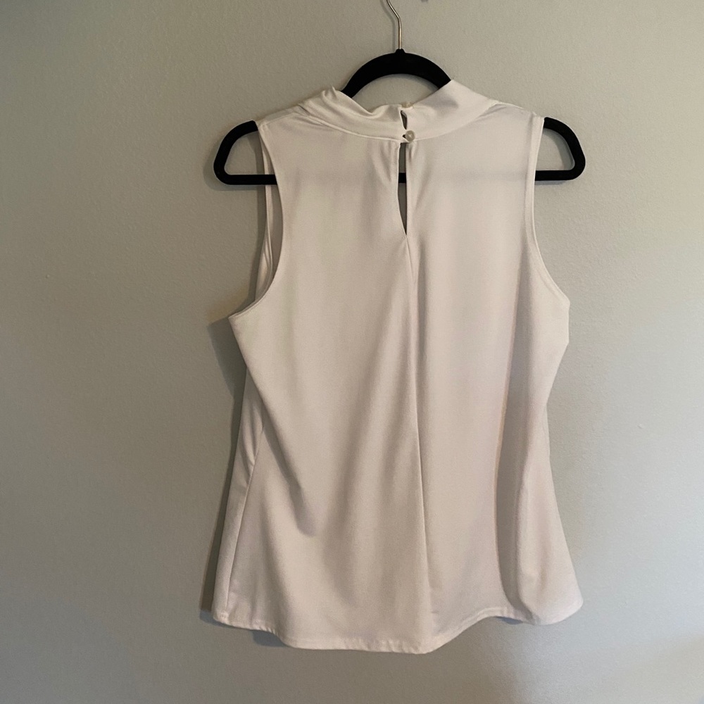 White V Neck Sleeveless Top - Picture 2 of 2